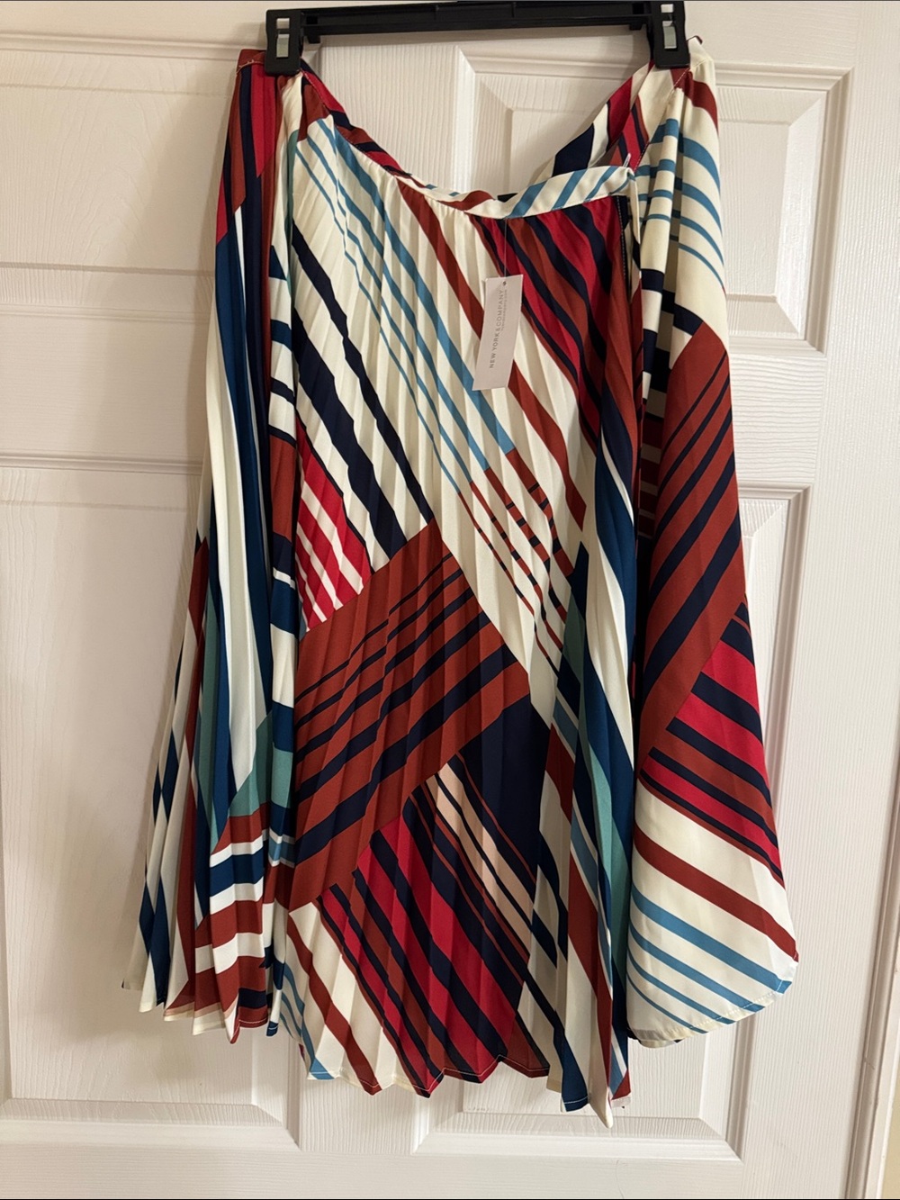 New York & Company Multicolor Striped Pleated Skirt